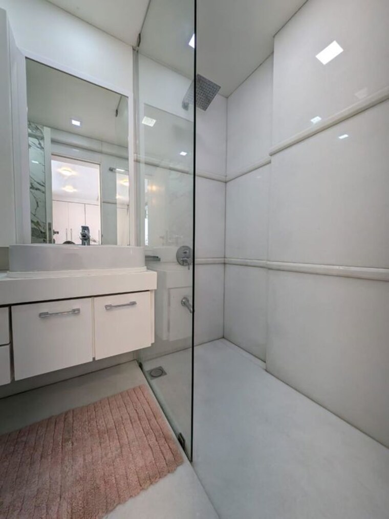 Attached Bathroom, parel 3 Bedroom 1050 Sq.Ft. Apartment In Parel Mumbai 10604438