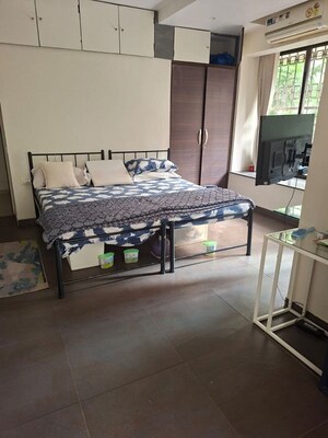 Bedroom in 2 BHK Apartment at Khar West – for Rent