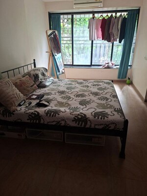 Bedroom in 2 BHK Apartment at Khar West – for Rent