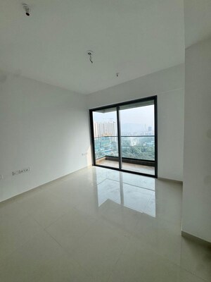 Room in 4 BHK Apartment at Kalpataru Immensa H, Kolshet Road – for Sale