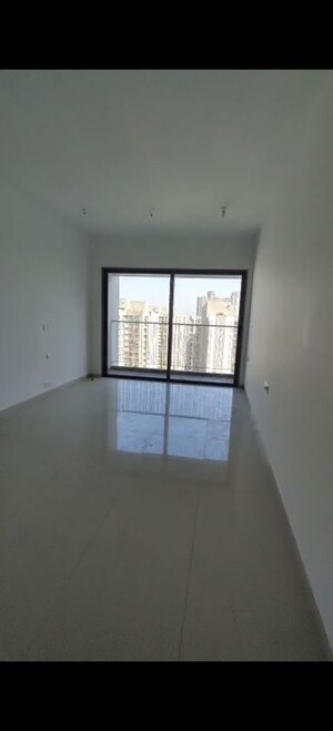 Room in 3 BHK Apartment at Kalpataru Immensa C, Kolshet Road – for Sale