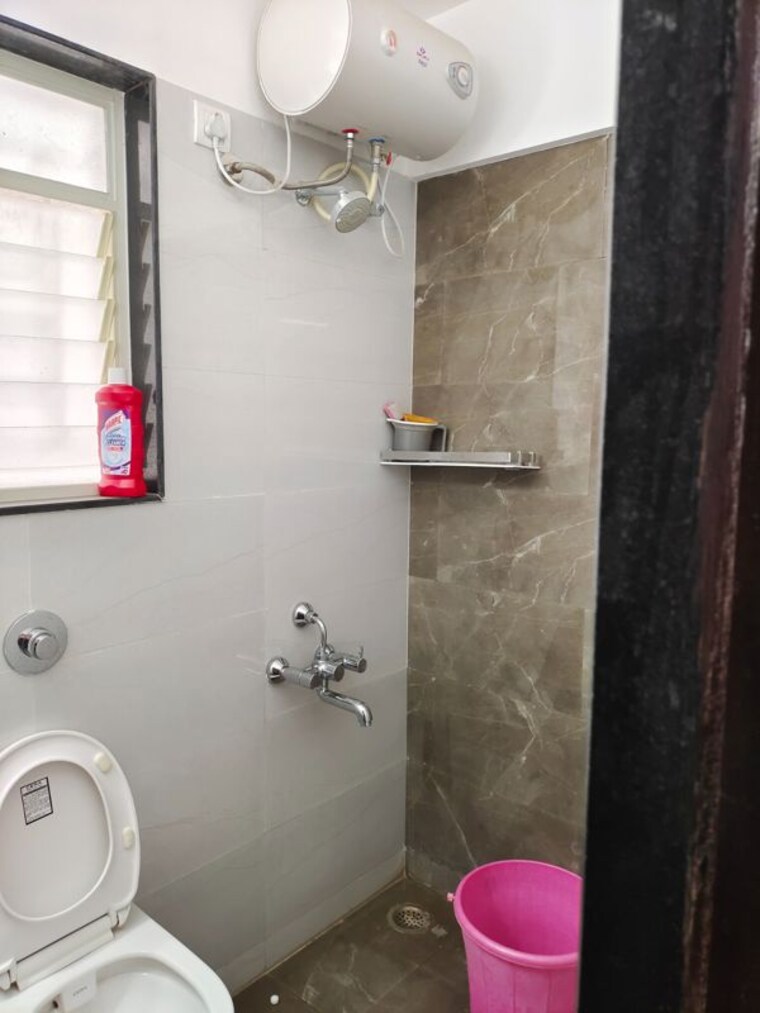 Bathroom, venkatesh-graffiti 2 Bedroom 1000 Sq.Ft. Apartment In Keshav Nagar Pune 10604546