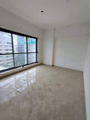 Room in 2 BHK Apartment at Santacruz West – for Rent