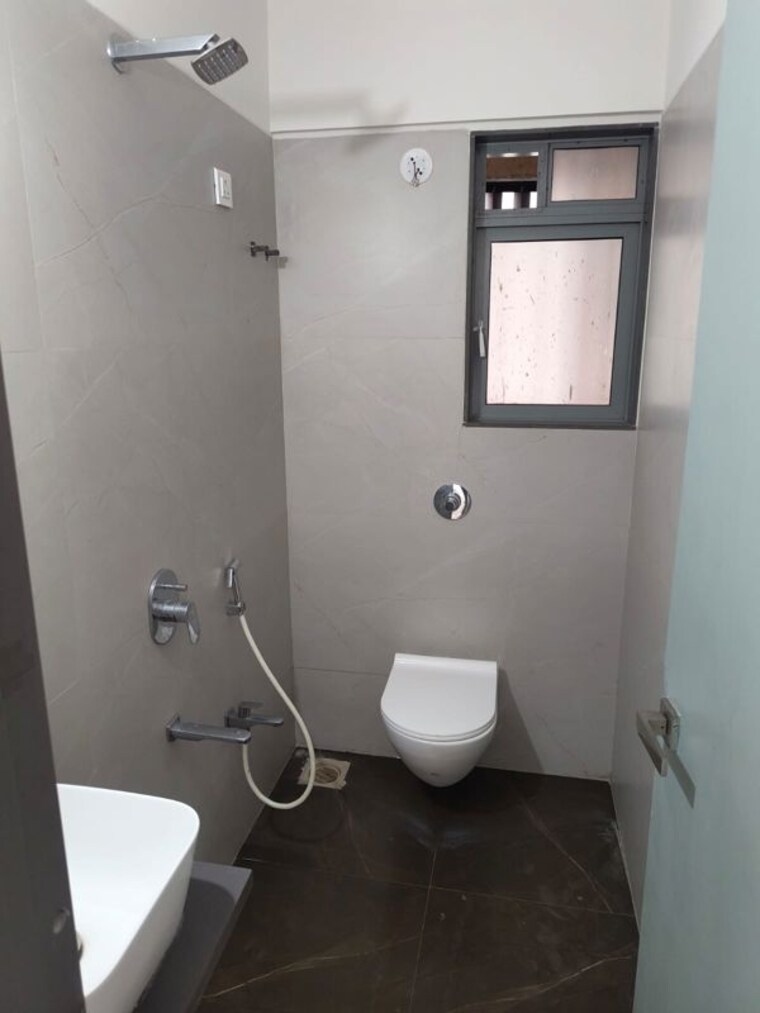 Bathroom, shree-kaveri-heights 3 Bedroom 810 Sq.Ft. Apartment In Ghatkopar East Mumbai 10604561