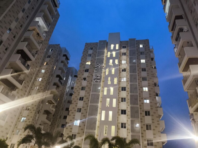 Exterior View, ambience-courtyard 3 Bedroom 2750 Sq.Ft. Apartment In Manikonda Hyderabad 10604598