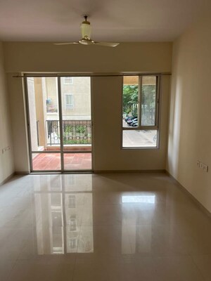 Room in 3 BHK Apartment at Nyati Evita, Dhanori – for Rent