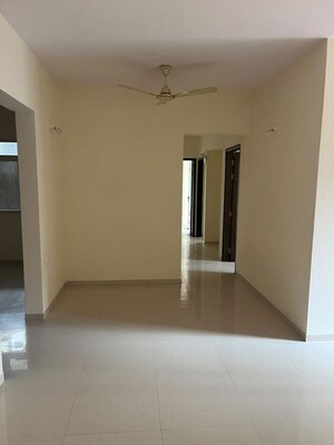 Room in 3 BHK Apartment at Nyati Evita, Dhanori – for Rent