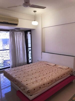 Bedroom in 2 BHK Apartment at Bandra West – for Rent