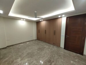 Room in 3 BHK Builder Floor at Greater Kailash ii – for Rent