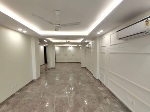Room in 3 BHK Builder Floor at Greater Kailash ii – for Rent