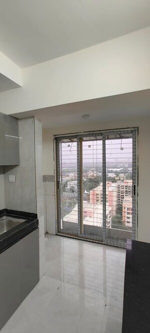 Room in 1 BHK Apartment at Malad West – for Rent