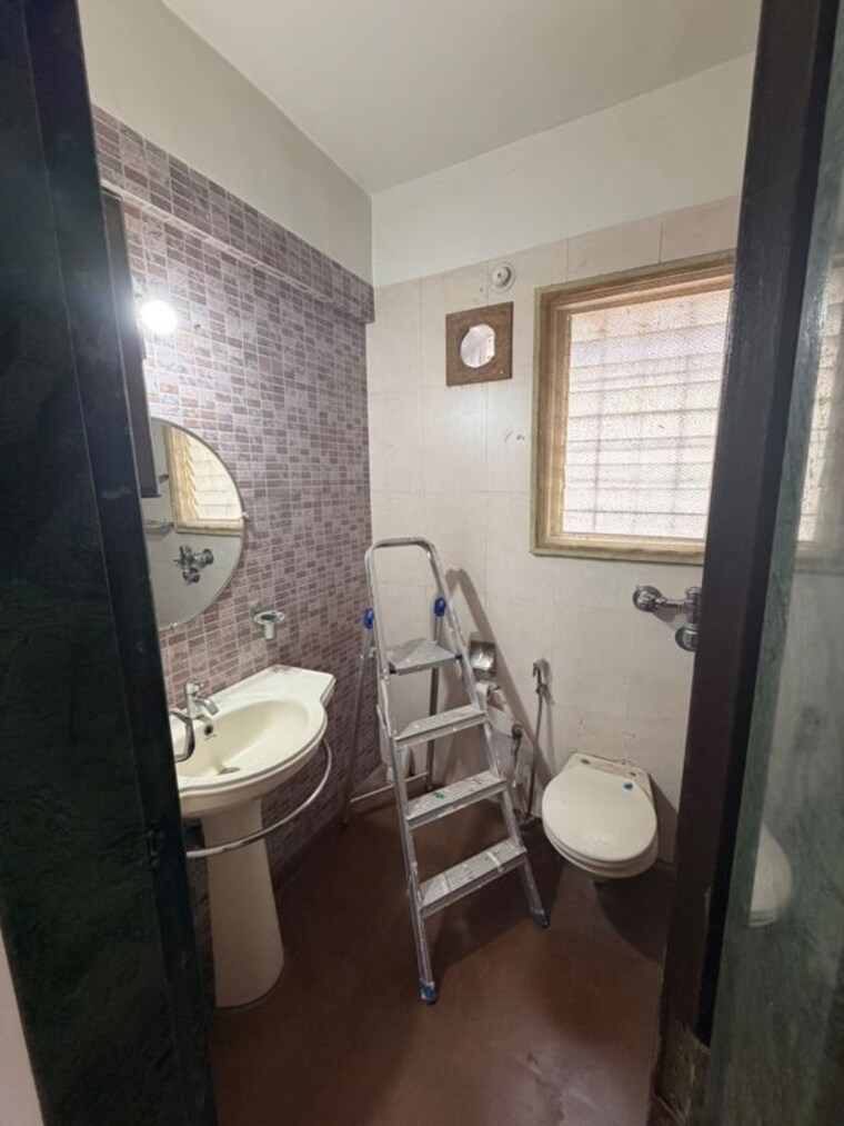 Bathroom, goel-ganga-carnation 3 Bedroom 1620 Sq.Ft. Apartment In Koregaon Park Pune 10604638