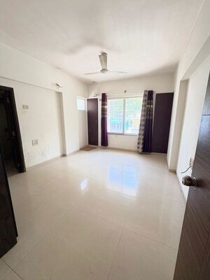 Room in 2 BHK Apartment at Riddhi Zoa Complex, Mundhwa – for Sale