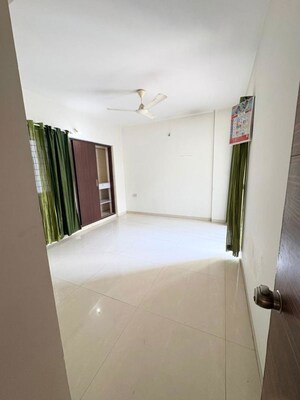 Room in 2 BHK Apartment at Riddhi Zoa Complex, Mundhwa – for Sale