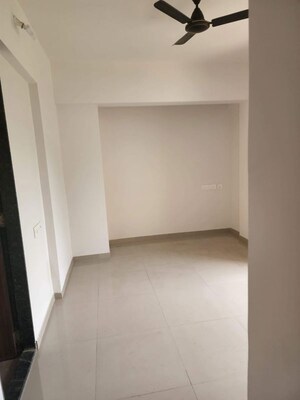 1 BHK Apartment For Rent in Metropolis Bayside, Kasarvadavali