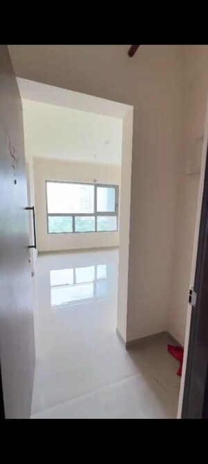Room in 1 BHK Apartment at Metropolis Rivera, Kasarvadavali – for Rent