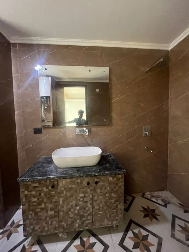 Bathroom, saket 4 Bedroom 2000 Sq.Ft. Builder Floor In Saket Delhi 10604651