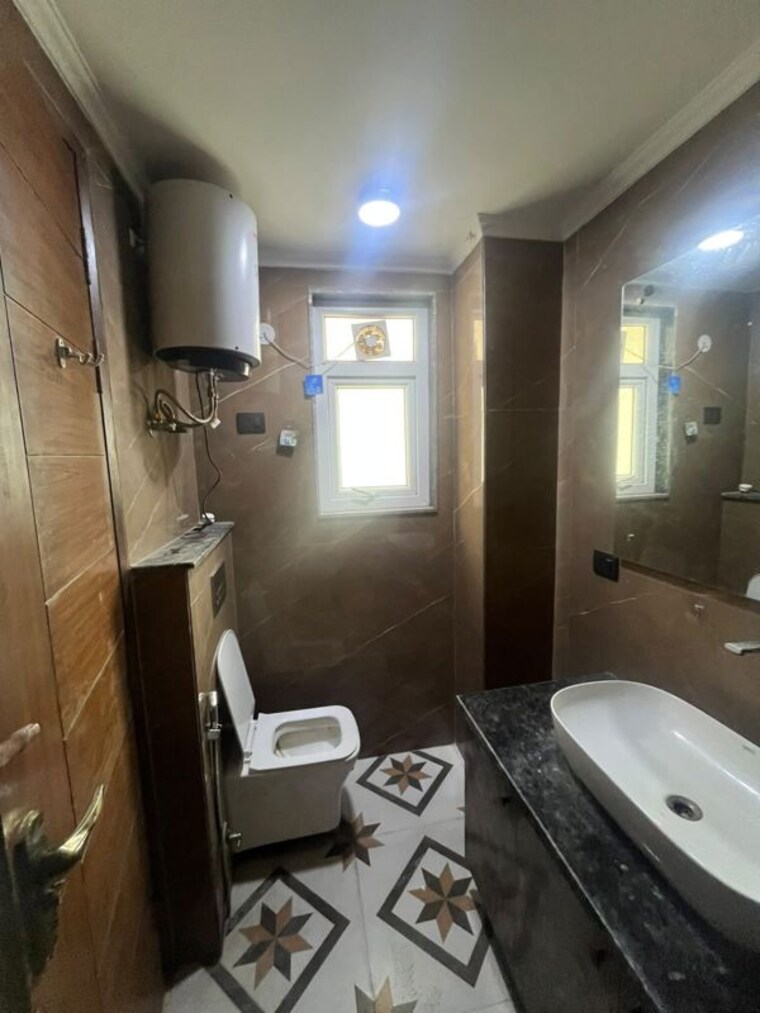 Washroom, saket 4 Bedroom 2000 Sq.Ft. Builder Floor In Saket Delhi 10604651