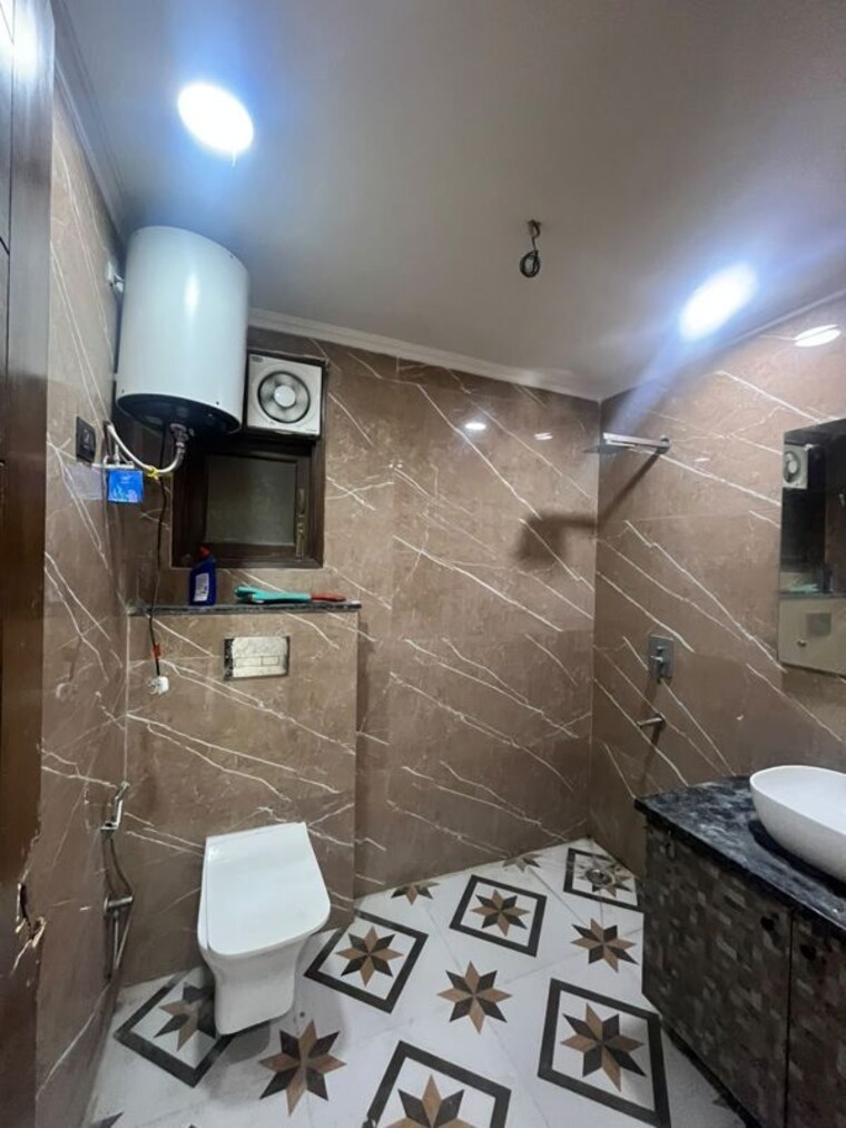 Bathroom, saket 4 Bedroom 2000 Sq.Ft. Builder Floor In Saket Delhi 10604651