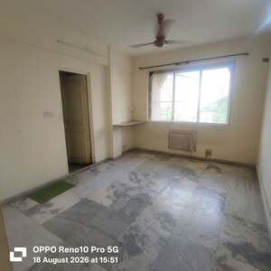 Room in 2 BHK Apartment at Hiranandani Gardens Lotus, Powai – for Rent
