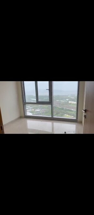 Room in 2 BHK Apartment at Piramal Aranya Ahan, Byculla – for Rent