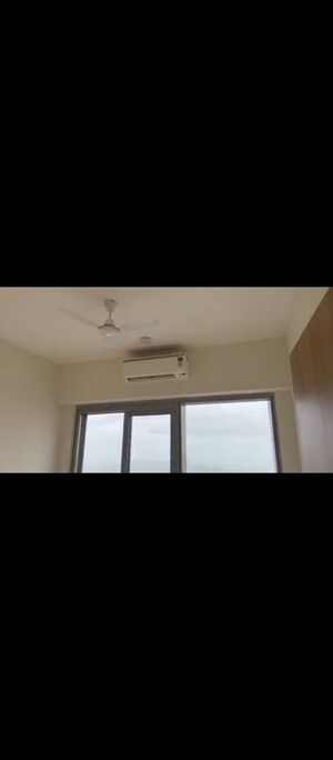 Room in 2 BHK Apartment at Piramal Aranya Ahan, Byculla – for Rent