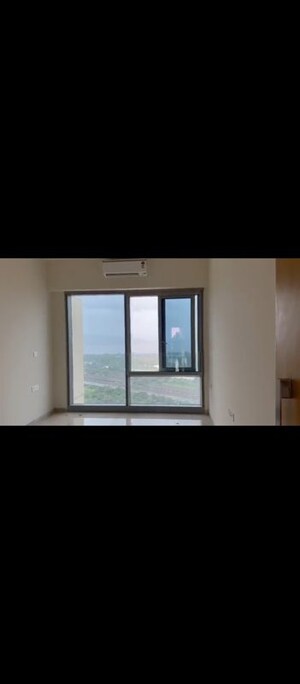 Room in 2 BHK Apartment at Piramal Aranya Ahan, Byculla – for Rent