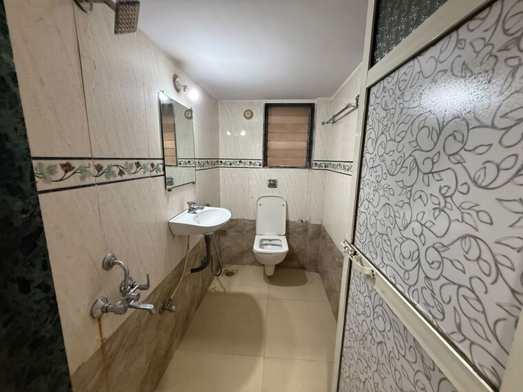 Bathroom, swastik-residency-1 2 Bedroom 628 Sq.Ft. Apartment In Ghodbunder Road Thane 10604739