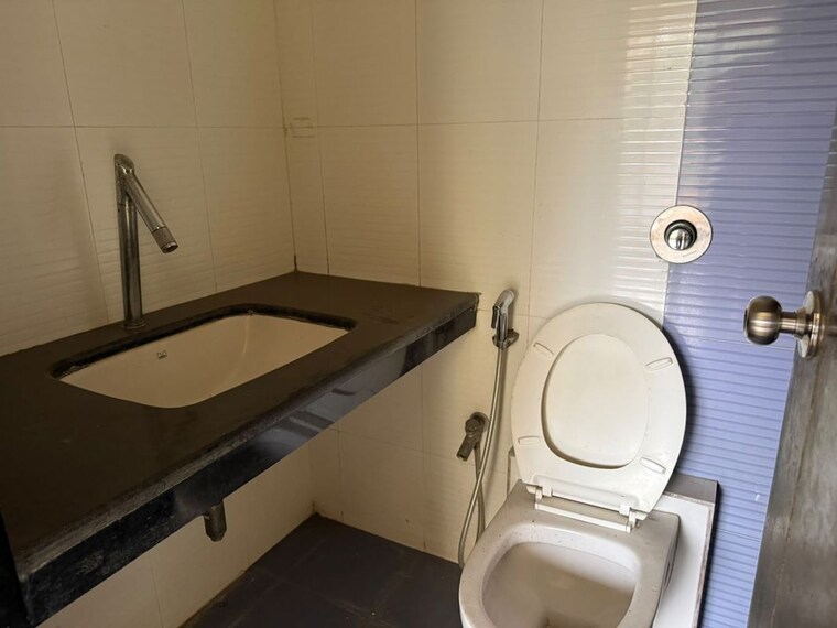 Bathroom, vr-bhoomi-acres-f-wing 2 Bedroom 700 Sq.Ft. Apartment In Ghodbunder Road Thane 10604756