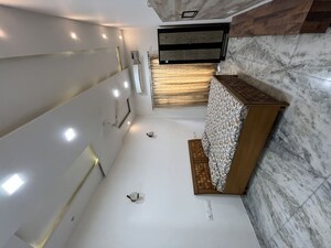 Room in 3 BHK Builder Floor at Aerocity – for Rent