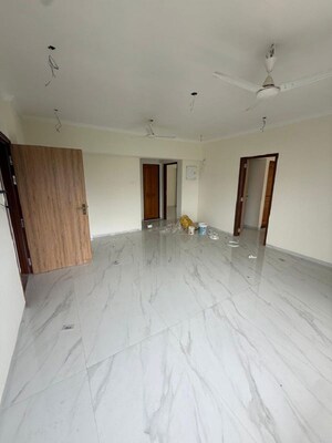 Room in 2 BHK Apartment at Bandra West – for Rent