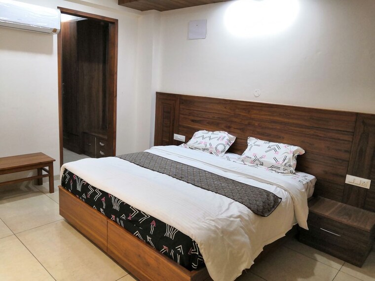 Bedroom, mansa devi 4 Bedroom 273 Sq.Mt. Builder Floor In Mansa Devi Panchkula 10235302