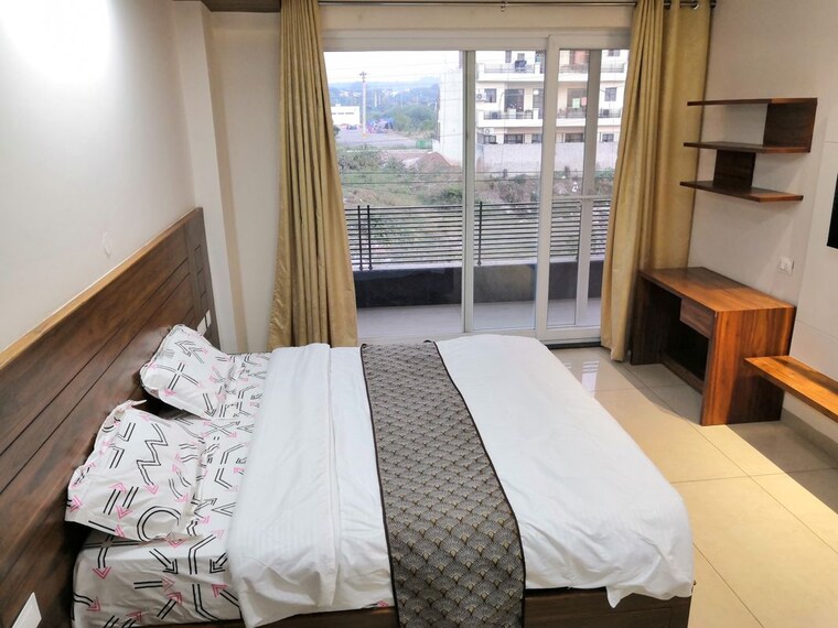 Bedroom, mansa devi 4 Bedroom 273 Sq.Mt. Builder Floor In Mansa Devi Panchkula 10235302