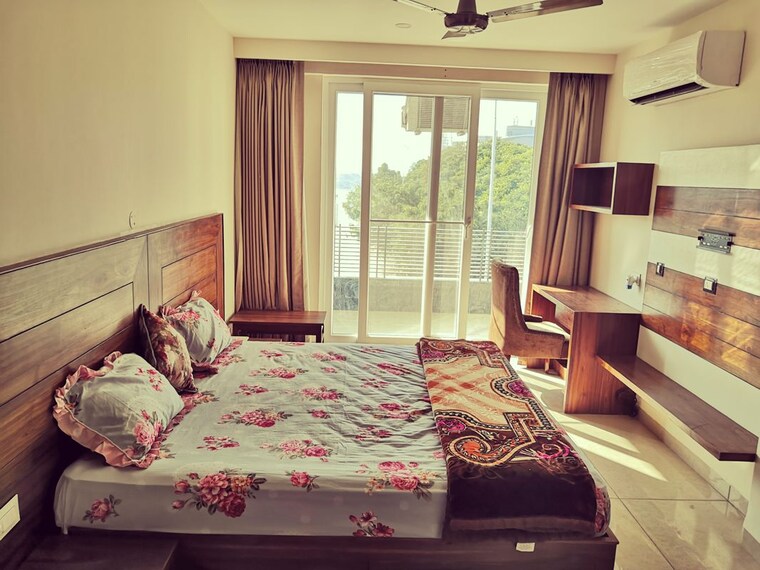 Bedroom, mansa devi 4 Bedroom 273 Sq.Mt. Builder Floor In Mansa Devi Panchkula 10235302
