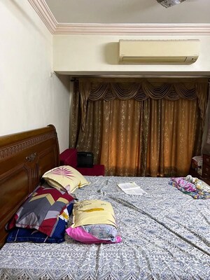 Bedroom in 2 BHK Apartment at Chembur – for Rent