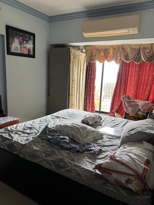 Bedroom in 2 BHK Apartment at Chembur – for Rent