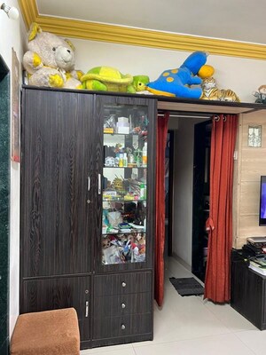 Bedroom in 2 BHK Apartment at Chembur – for Rent