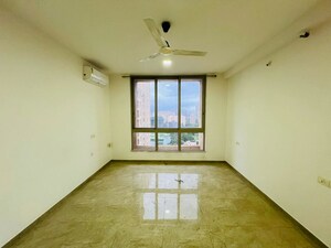 Room in 3 BHK Apartment at Hiranandani Cardinal, Ghodbunder Road – for Rent