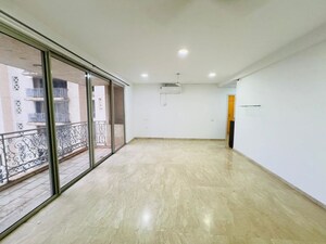 Room in 3 BHK Apartment at Hiranandani Cardinal, Ghodbunder Road – for Rent