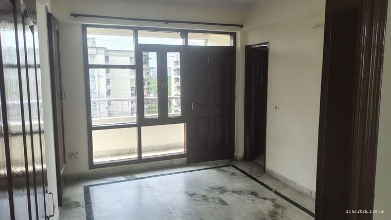 Room, sector 18 dwarka 3.5 Bedroom 2000 Sq.Ft. Apartment In Sector 18 Dwarka Delhi 10604764