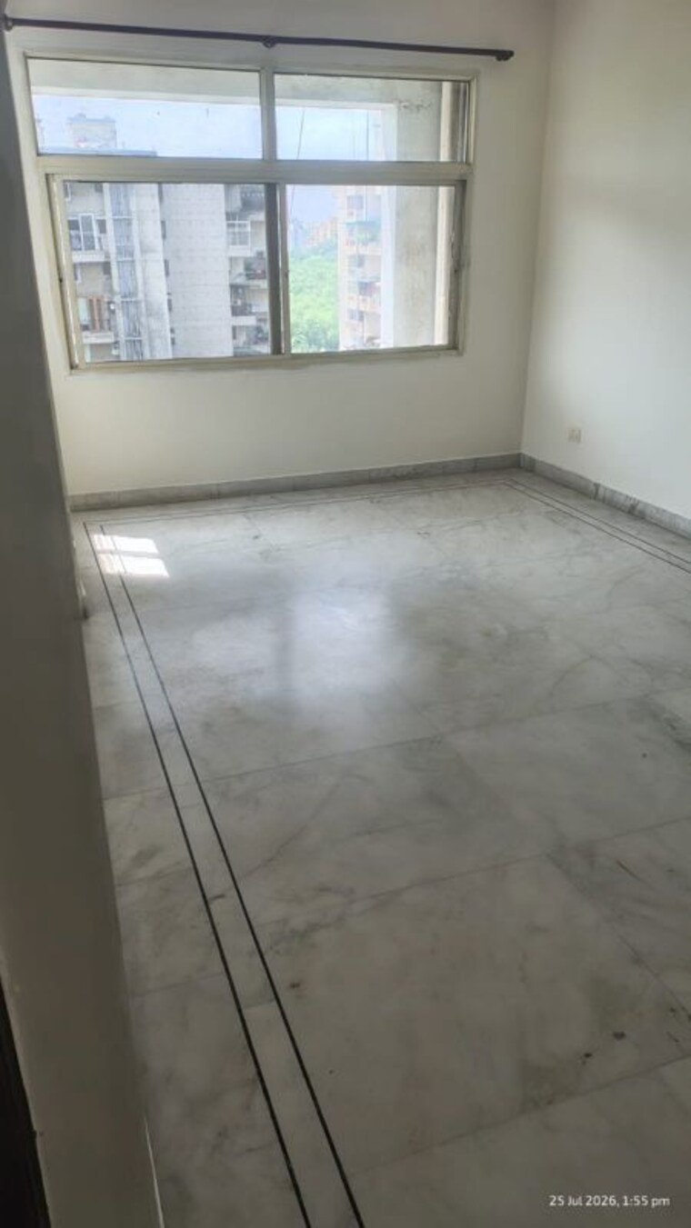 Room, sector 18 dwarka 3.5 Bedroom 2000 Sq.Ft. Apartment In Sector 18 Dwarka Delhi 10604764