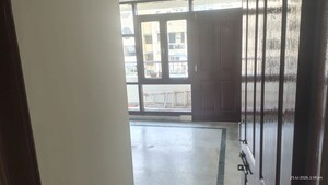 Room in 3.5 BHK Apartment at Sector 18 Dwarka – for Rent