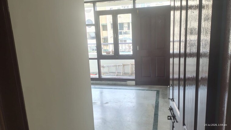 Room, sector 18 dwarka 3.5 Bedroom 2000 Sq.Ft. Apartment In Sector 18 Dwarka Delhi 10604764