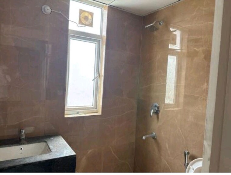 Bathroom, smart-world-gems 2.5 Bedroom 1300 Sq.Ft. Builder Floor In Sector 89 Gurgaon 10604840