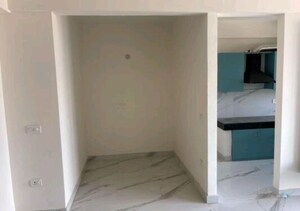 Room in 2.5 BHK Builder Floor at Smart World Gems, Sector 89 – for Rent