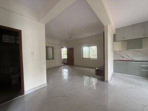 Room in 3 BHK Apartment at Hsr Layout – for Rent