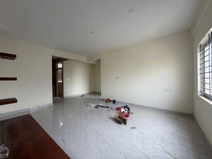 Room in 3 BHK Apartment at Hsr Layout – for Rent