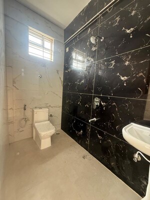 Team Area in 3 BHK Apartment at Hsr Layout – for Rent