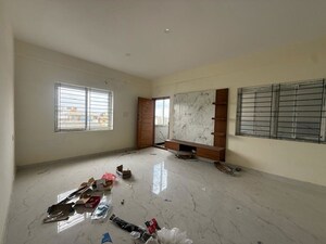 Room in 3 BHK Apartment at Hsr Layout – for Rent
