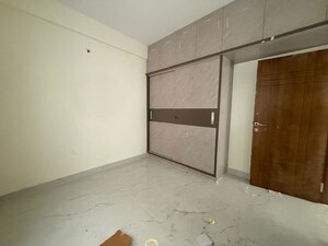 Room in 3 BHK Apartment at Hsr Layout – for Rent